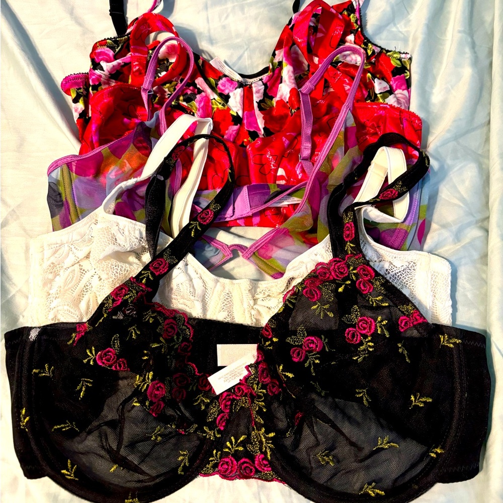 Lot of 5 Victoria’s Secret bras 36D